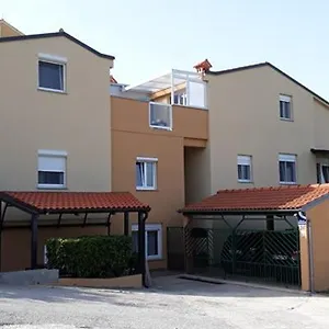 https://apartment-piranesi.pula-hotels.org